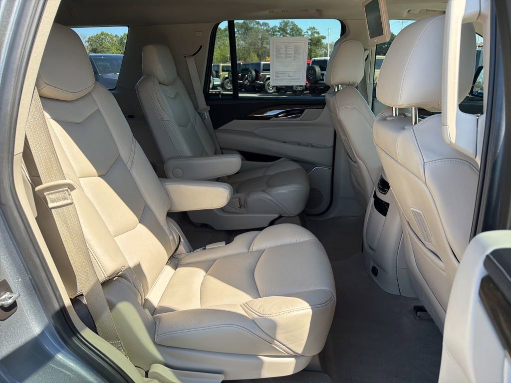 Used 2018 Cadillac Escalade Premium Luxury AWD/4WD image 20