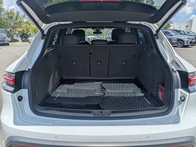 Used 2024 Porsche Macan AWD/4WD image 12