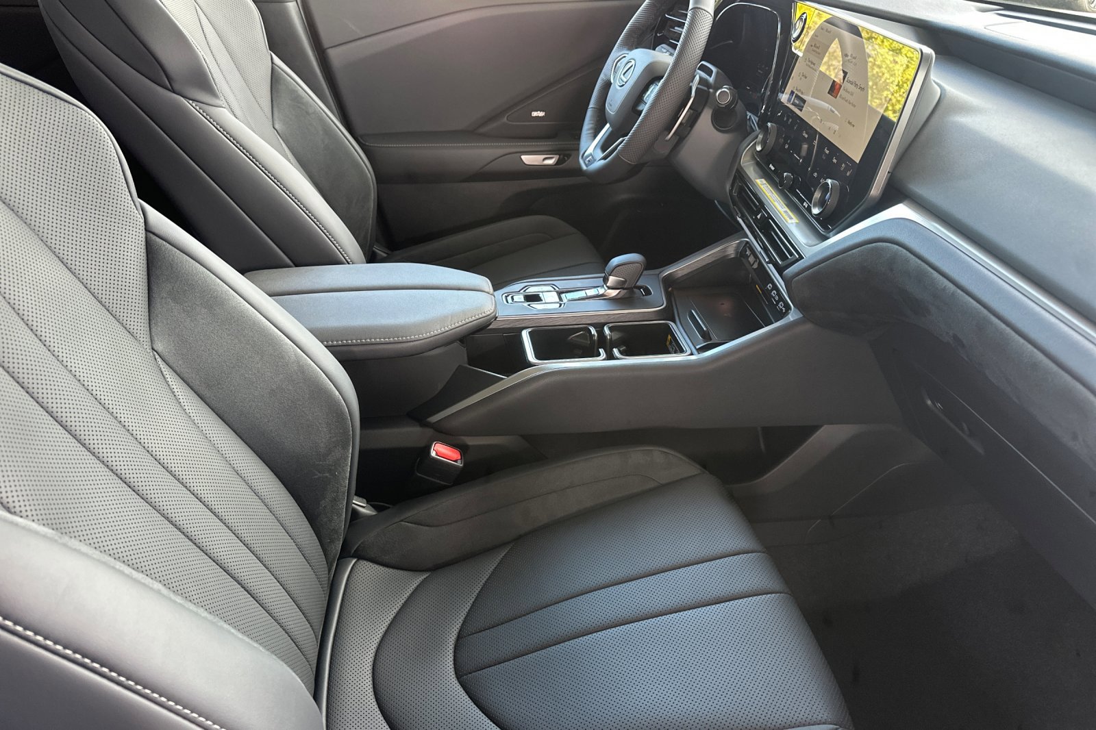 New 2026 Lexus TX 500h AWD image 17