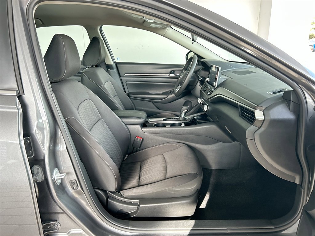 Used 2024 Nissan Altima 2.5 SV image 29