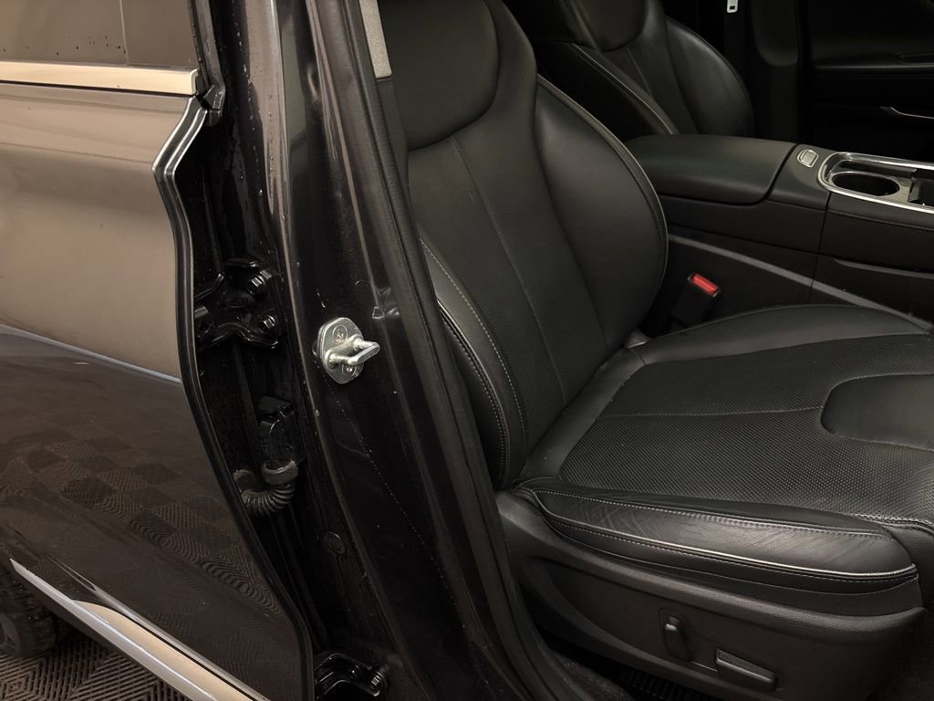 Certified 2022 Hyundai Santa Fe Limited image 23