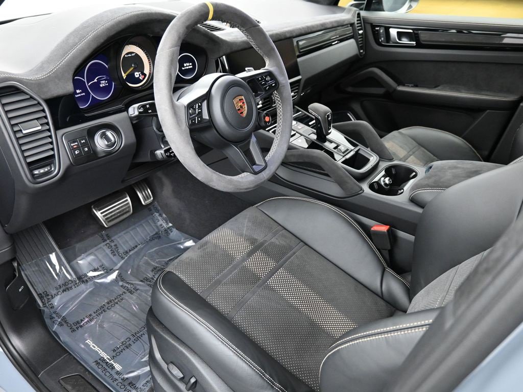 Used 2023 Porsche Cayenne Turbo GT image 4