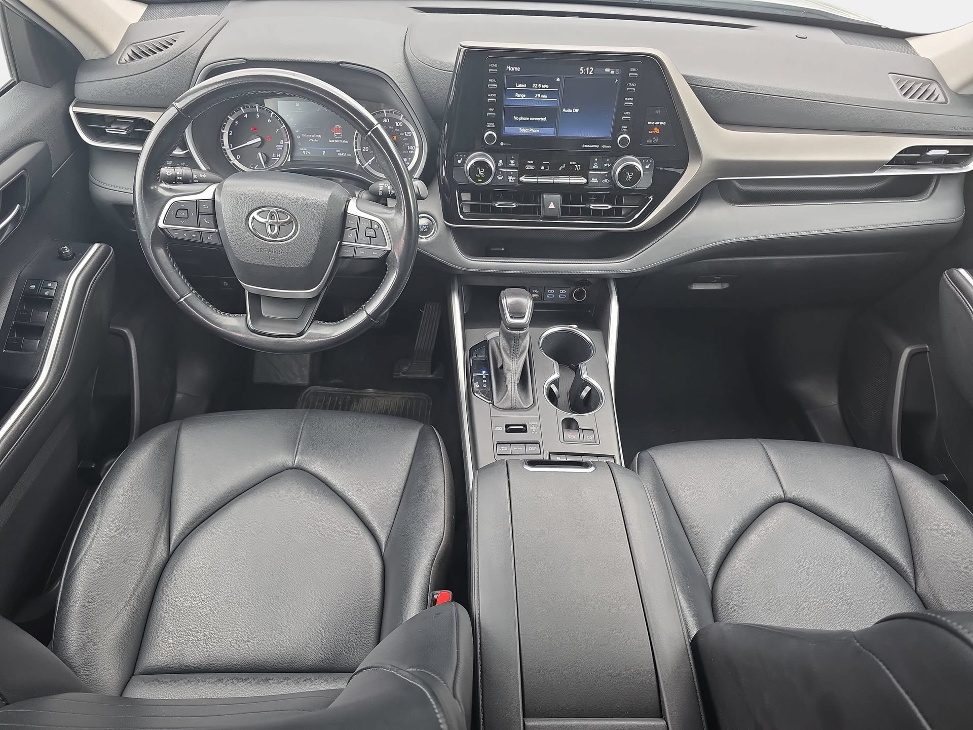 Used 2022 Toyota Highlander XLE AWD/4WD image 9