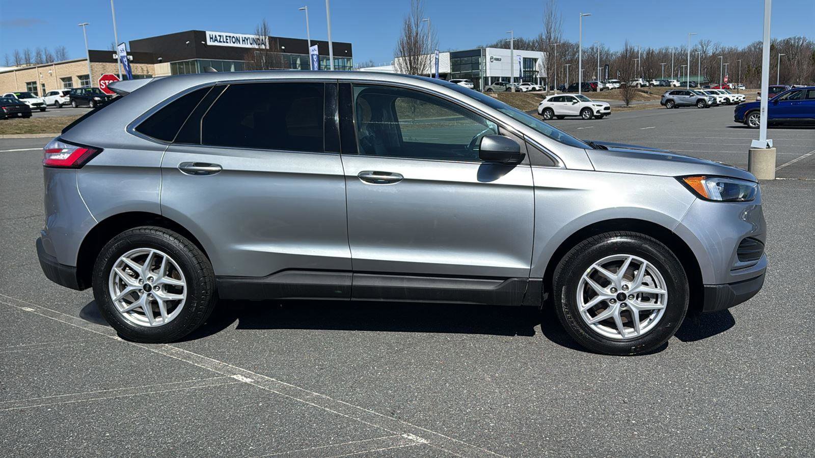 Used 2024 Ford Edge SEL AWD/4WD image 4