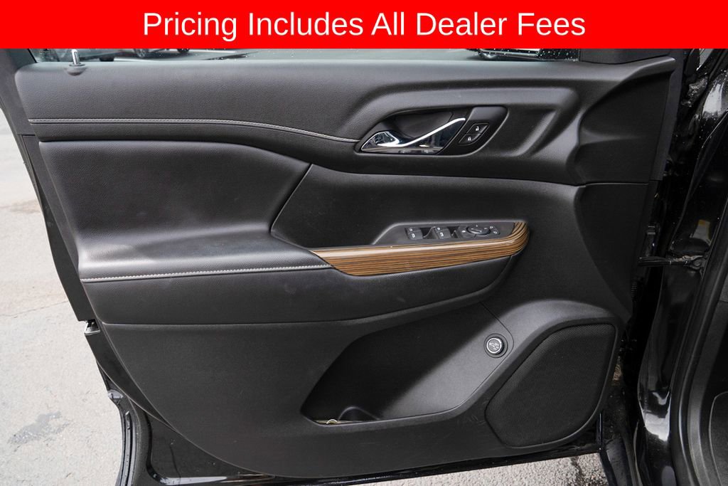 Used 2020 GMC Acadia SLE w/ Driver Convenience Package FWD image 13