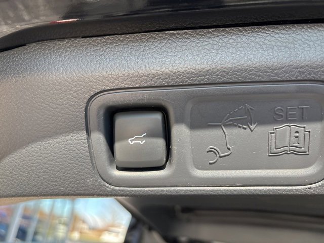 Used 2024 Ford Expedition XLT image 16