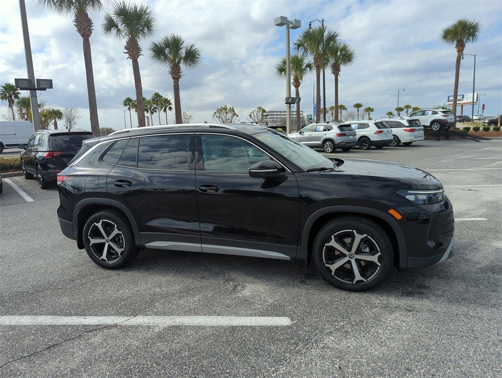 New 2026 Volkswagen Tiguan SE image 2