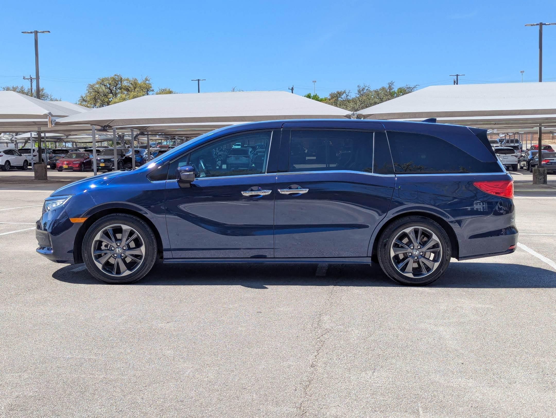 Used 2023 Honda Odyssey Elite image 6