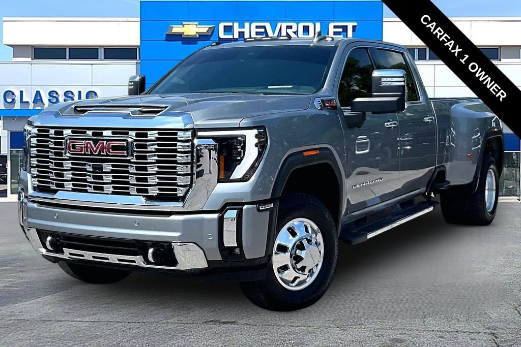 Used 2024 GMC Sierra 3500 Denali w/ Denali Reserve Package AWD/4WD image 2
