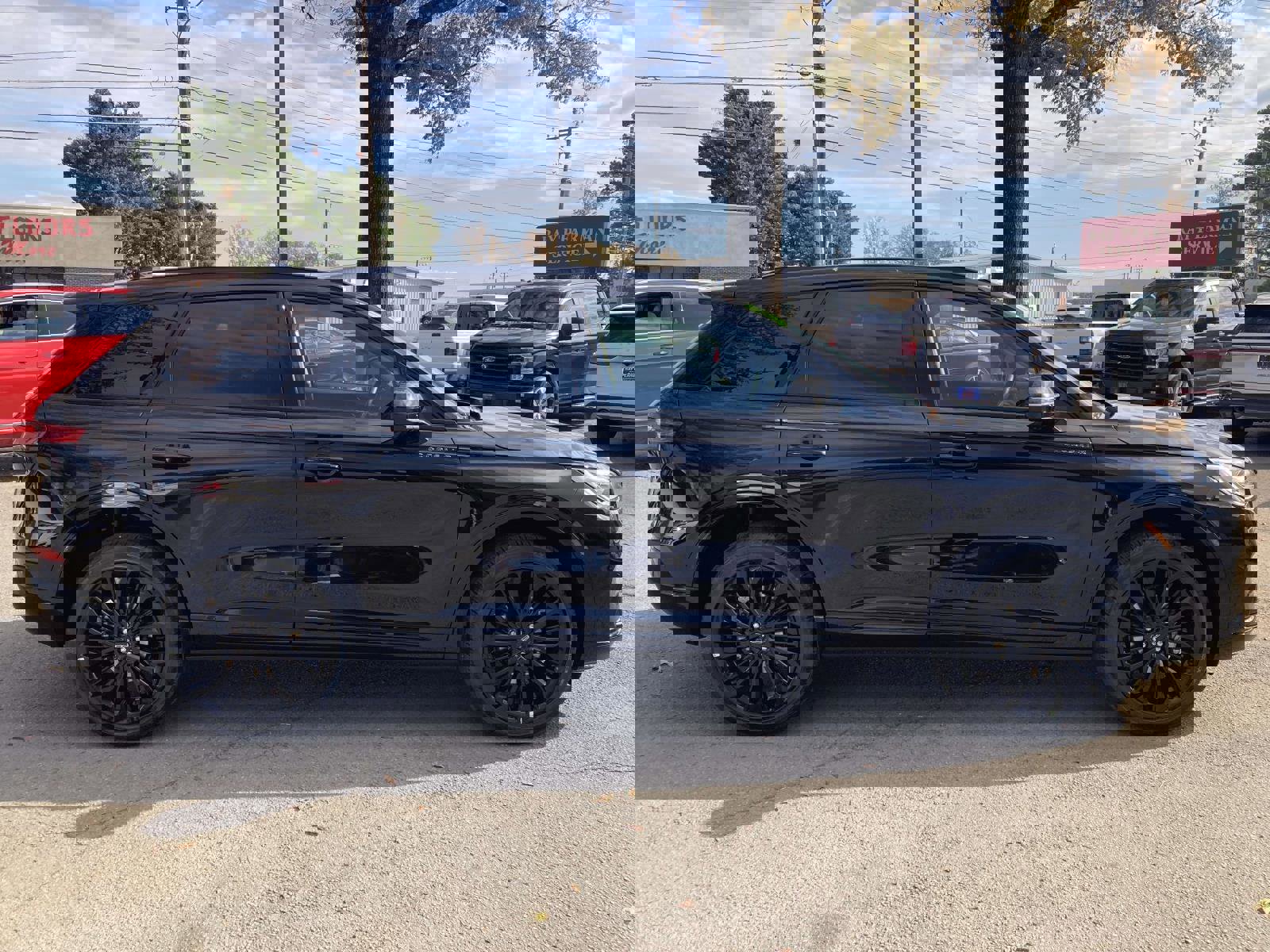 New 2026 Lincoln Corsair Reserve w/ Jet Appearance Package image 2