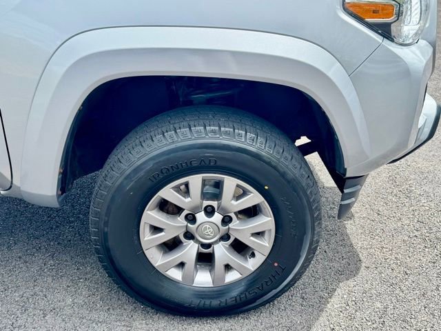 Used 2019 Toyota Tacoma SR5 AWD/4WD image 11
