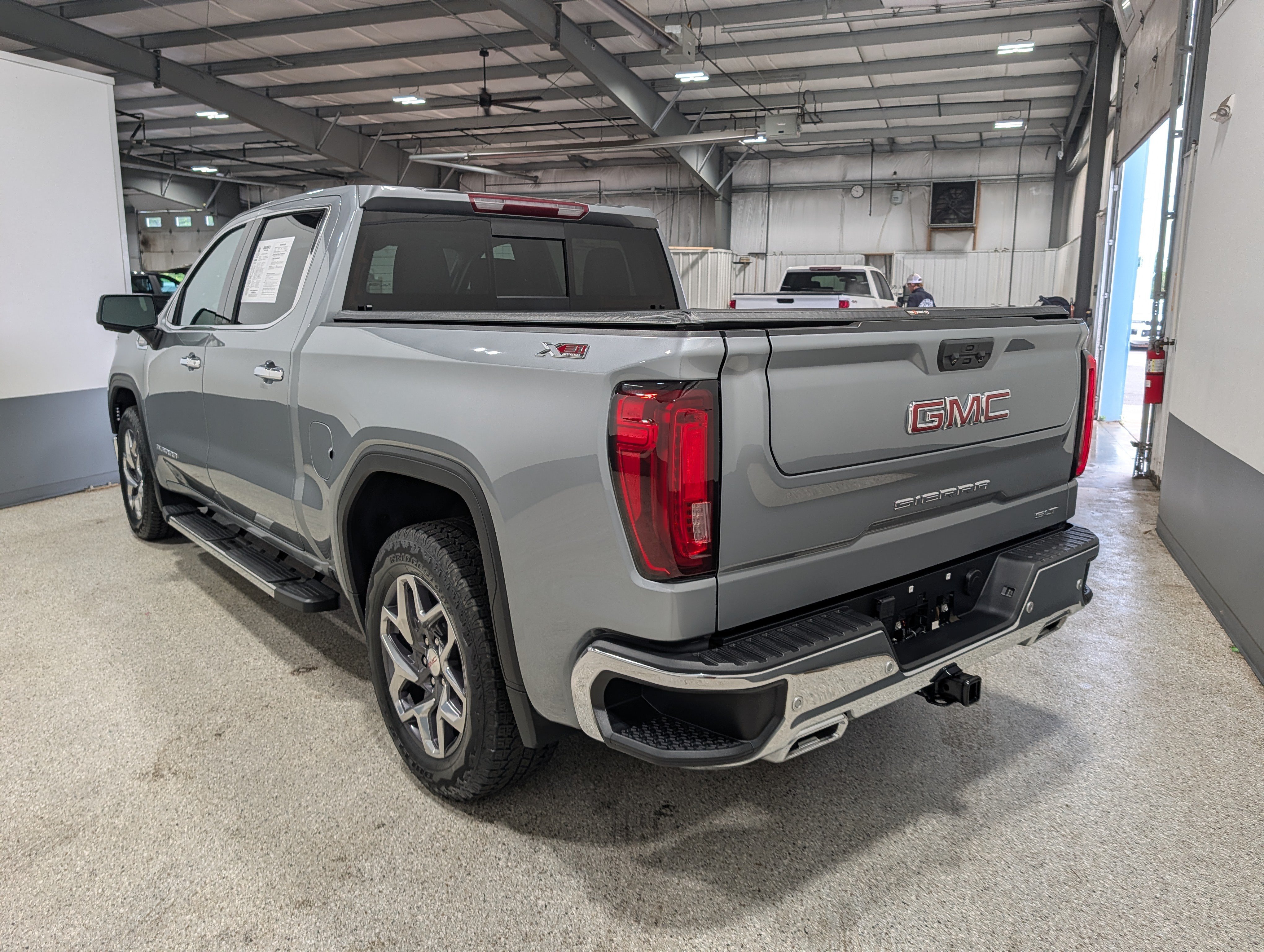 Used 2023 GMC Sierra 1500 SLT w/ SLT Premium Plus Package AWD/4WD image 5