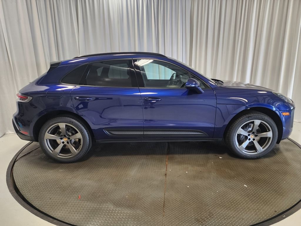 Certified 2025 Porsche Macan image 28