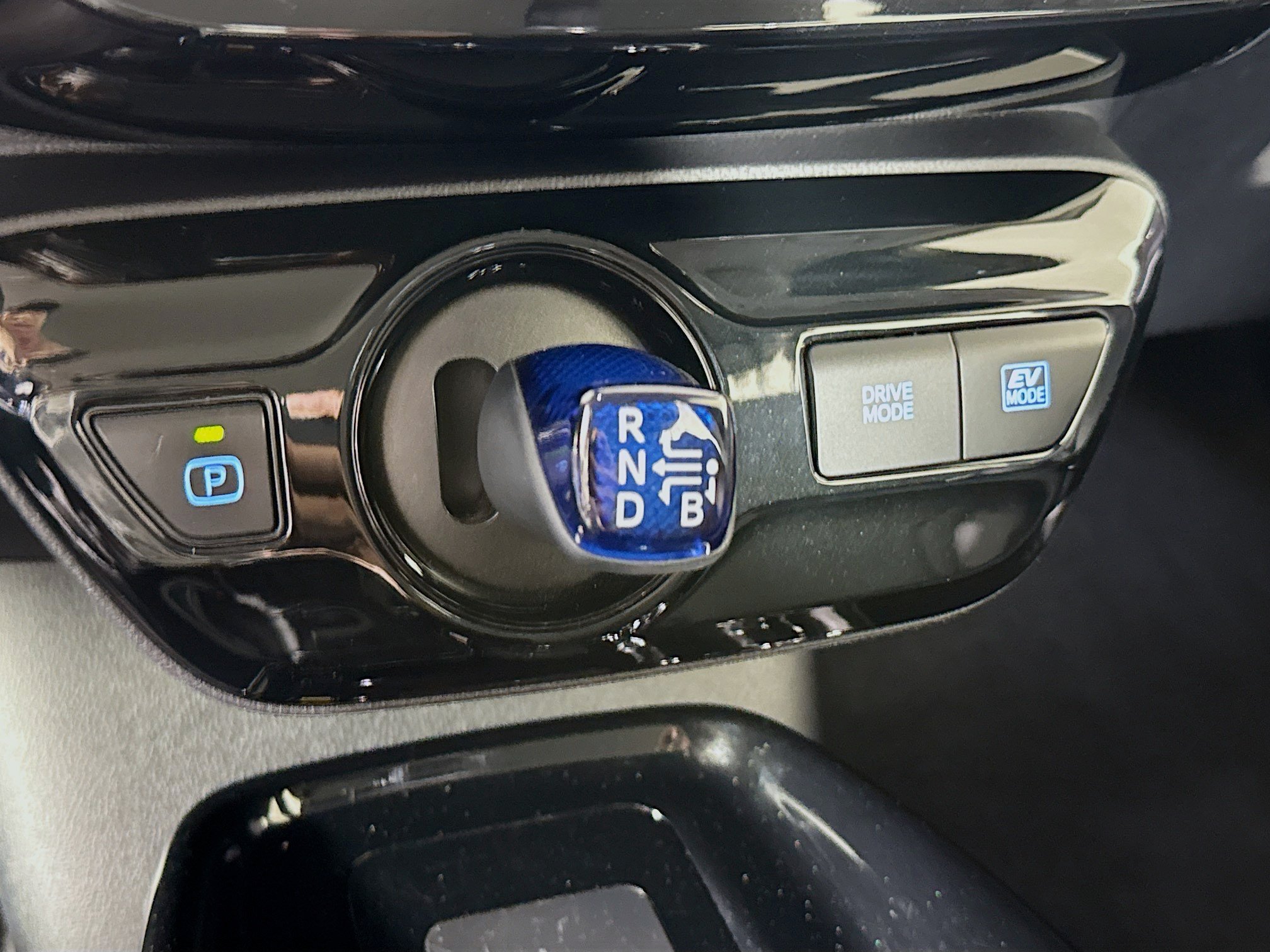 Used 2022 Toyota Prius XLE FWD image 19
