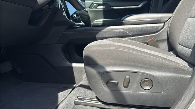 Used 2025 GMC Acadia Elevation FWD image 13