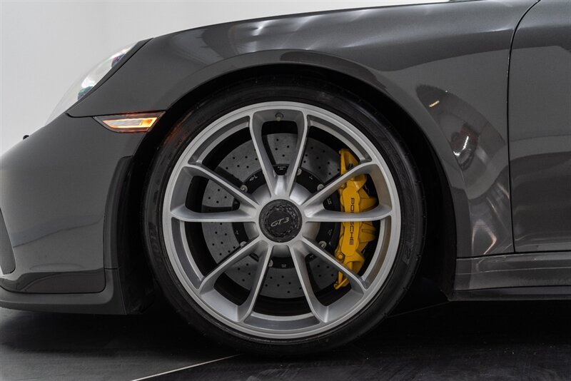 Used 2018 Porsche 911 GT3 RWD image 97