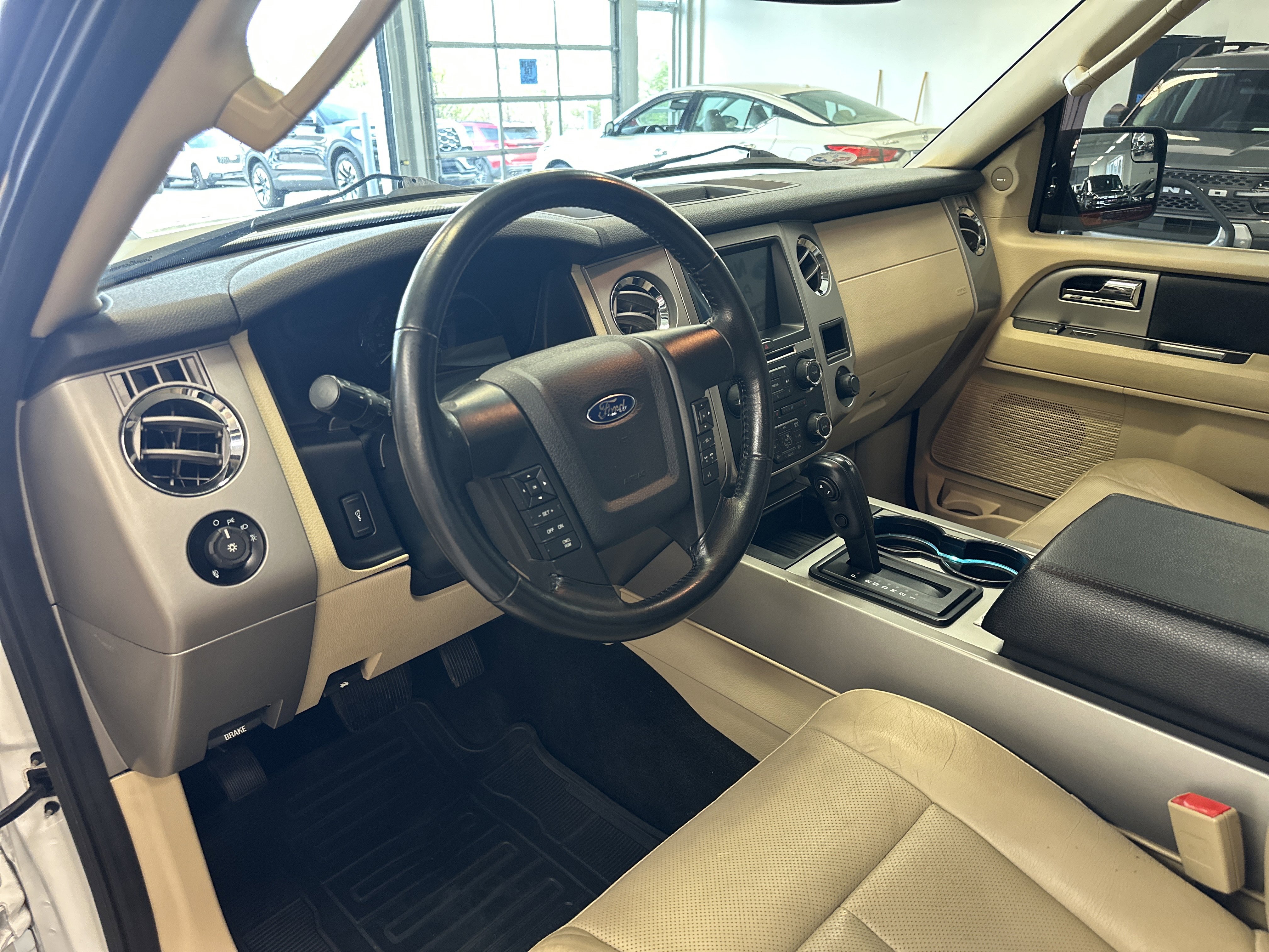 Used 2016 Ford Expedition XLT w/ Equipment Group 202A image 27