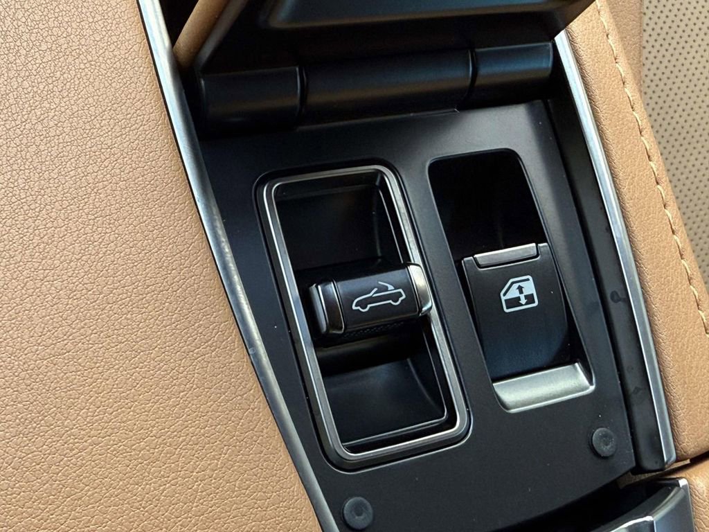 Used 2021 Lexus LC 500 Convertible image 24