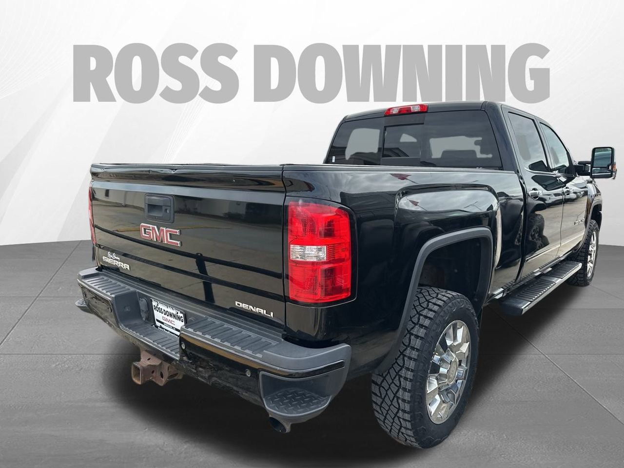 Used 2017 GMC Sierra 2500 Denali w/ Suspension Package, Off-Road image 4