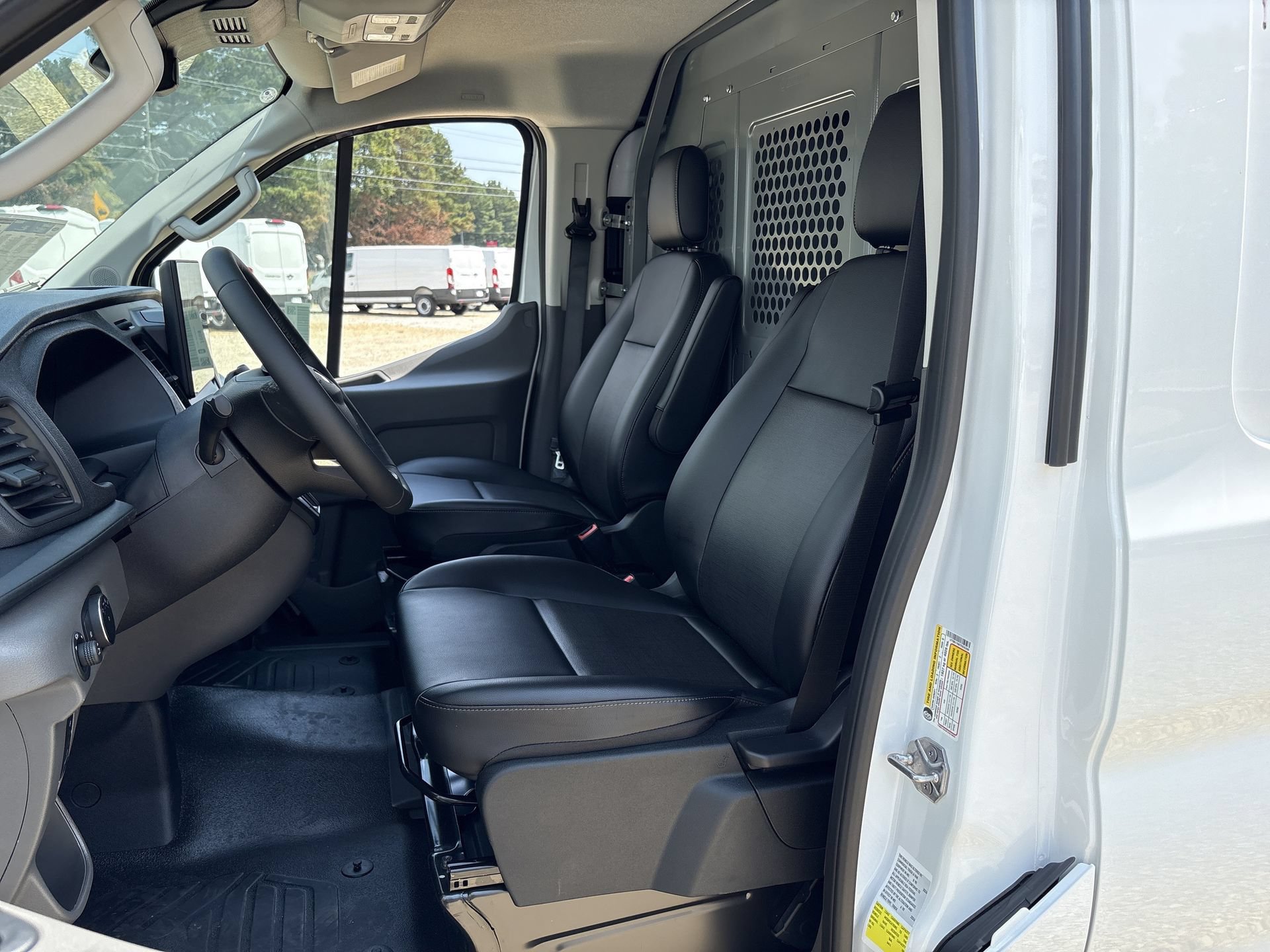 New 2026 Ford Transit 250 Low Roof RWD image 16