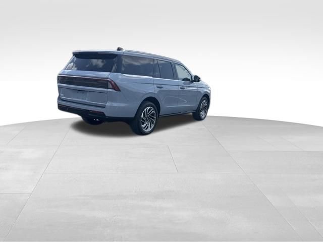 Certified 2025 Lincoln Navigator Reserve image 4