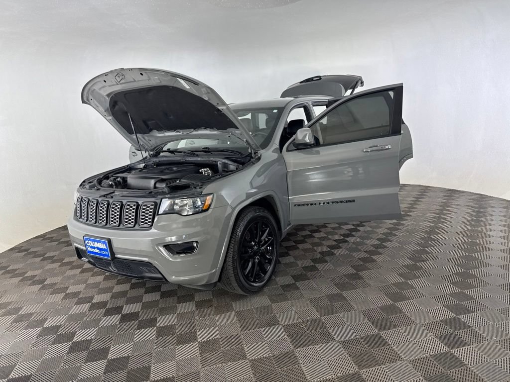 Used 2021 Jeep Grand Cherokee Laredo X AWD/4WD image 11
