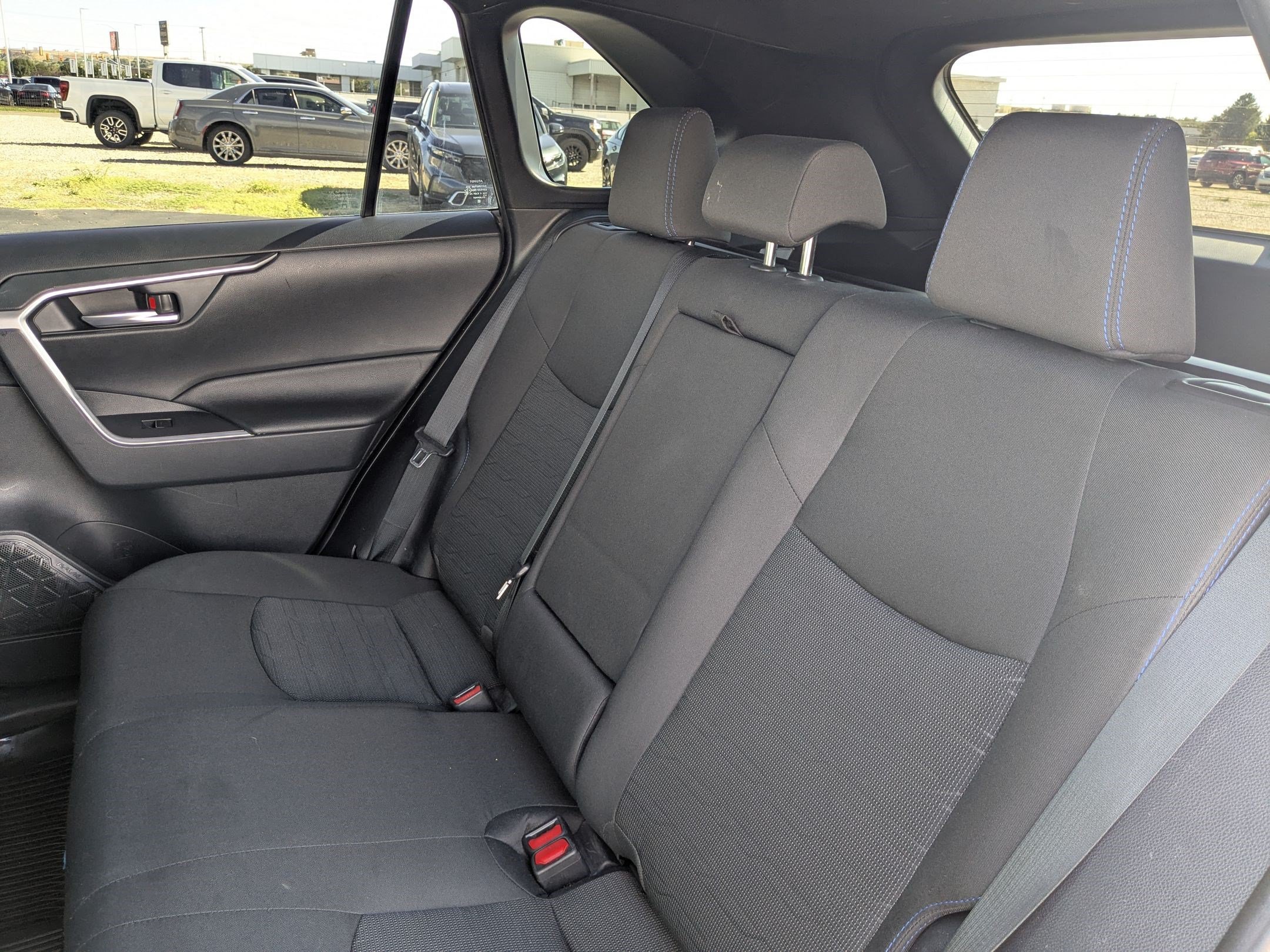 Used 2024 Toyota RAV4 SE w/ Convenience Package AWD/4WD image 30