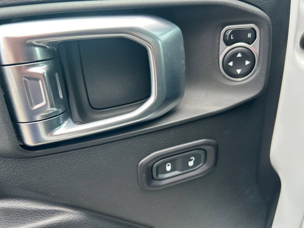 Used 2018 Jeep Wrangler Sport AWD/4WD image 21