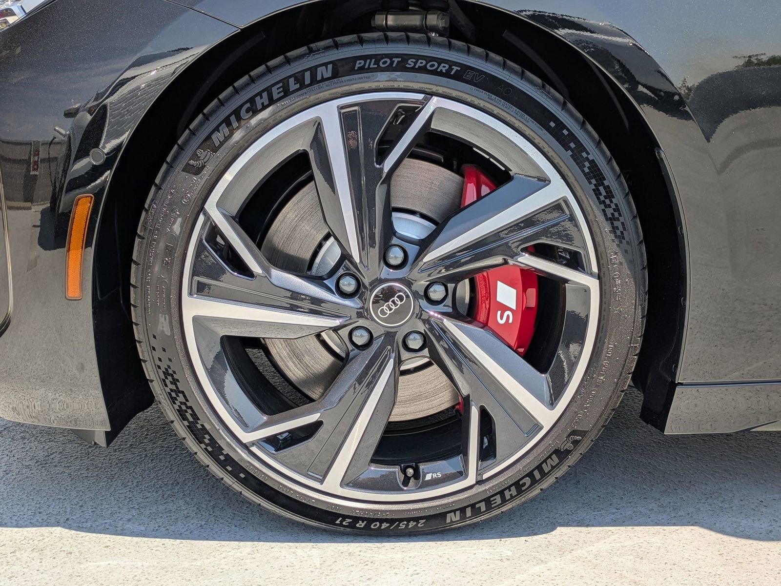 New 2025 Audi S6 e-tron Premium Plus image 13