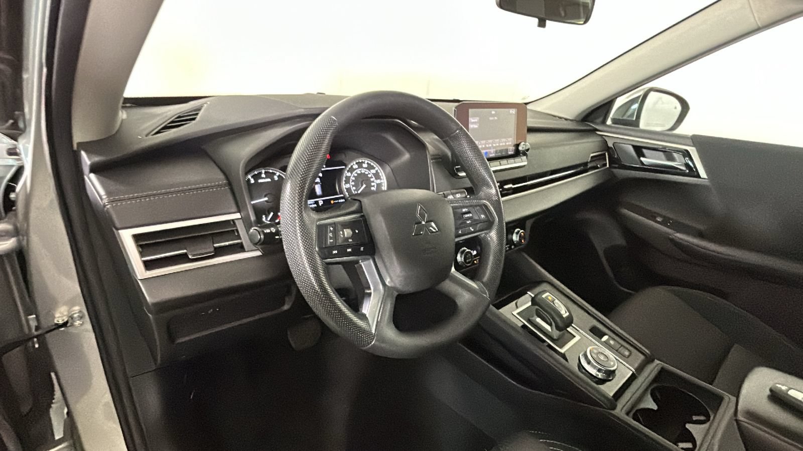Used 2022 Mitsubishi Outlander ES AWD/4WD image 14