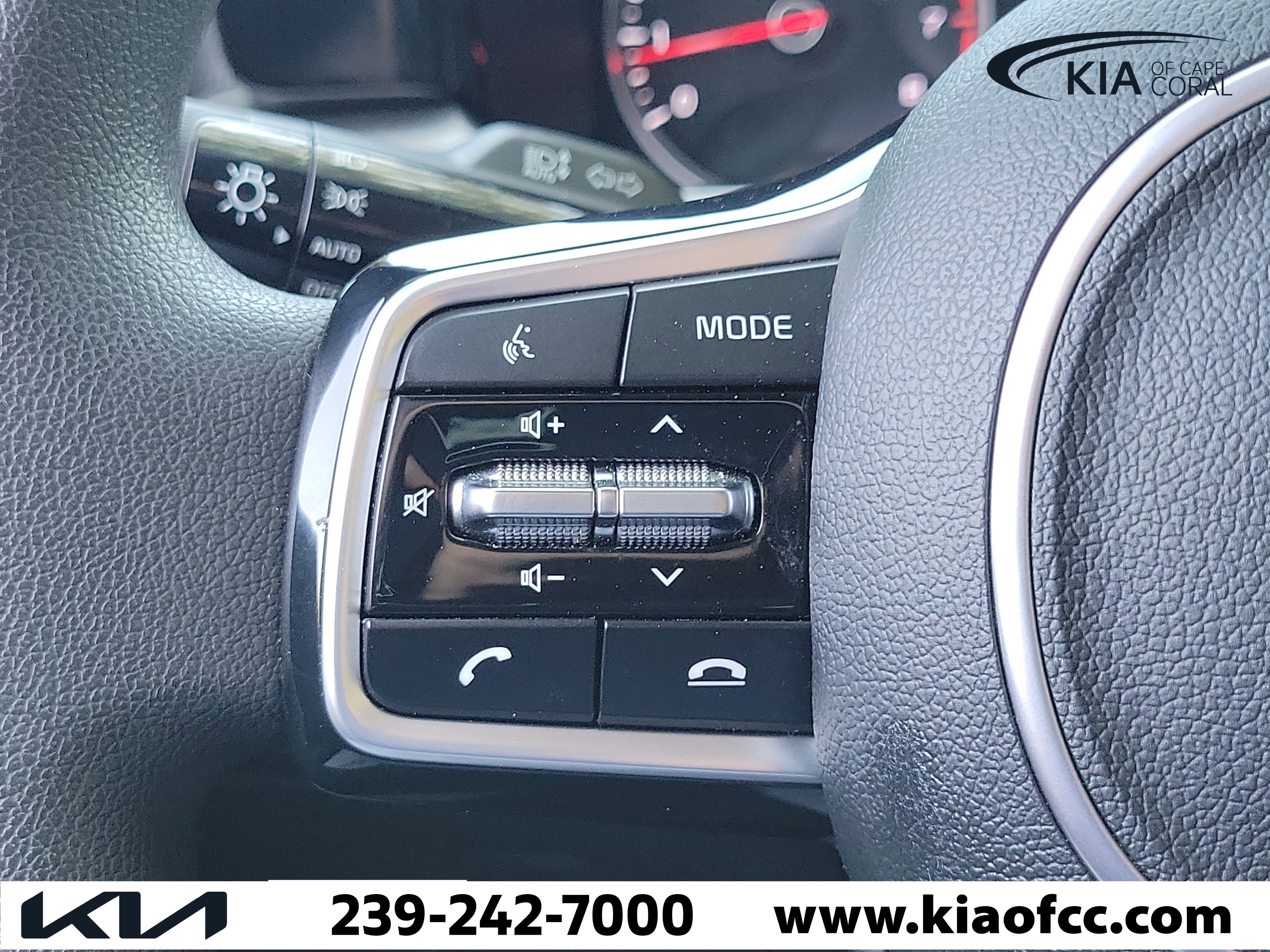 Certified 2023 Kia Sorento LX FWD image 25