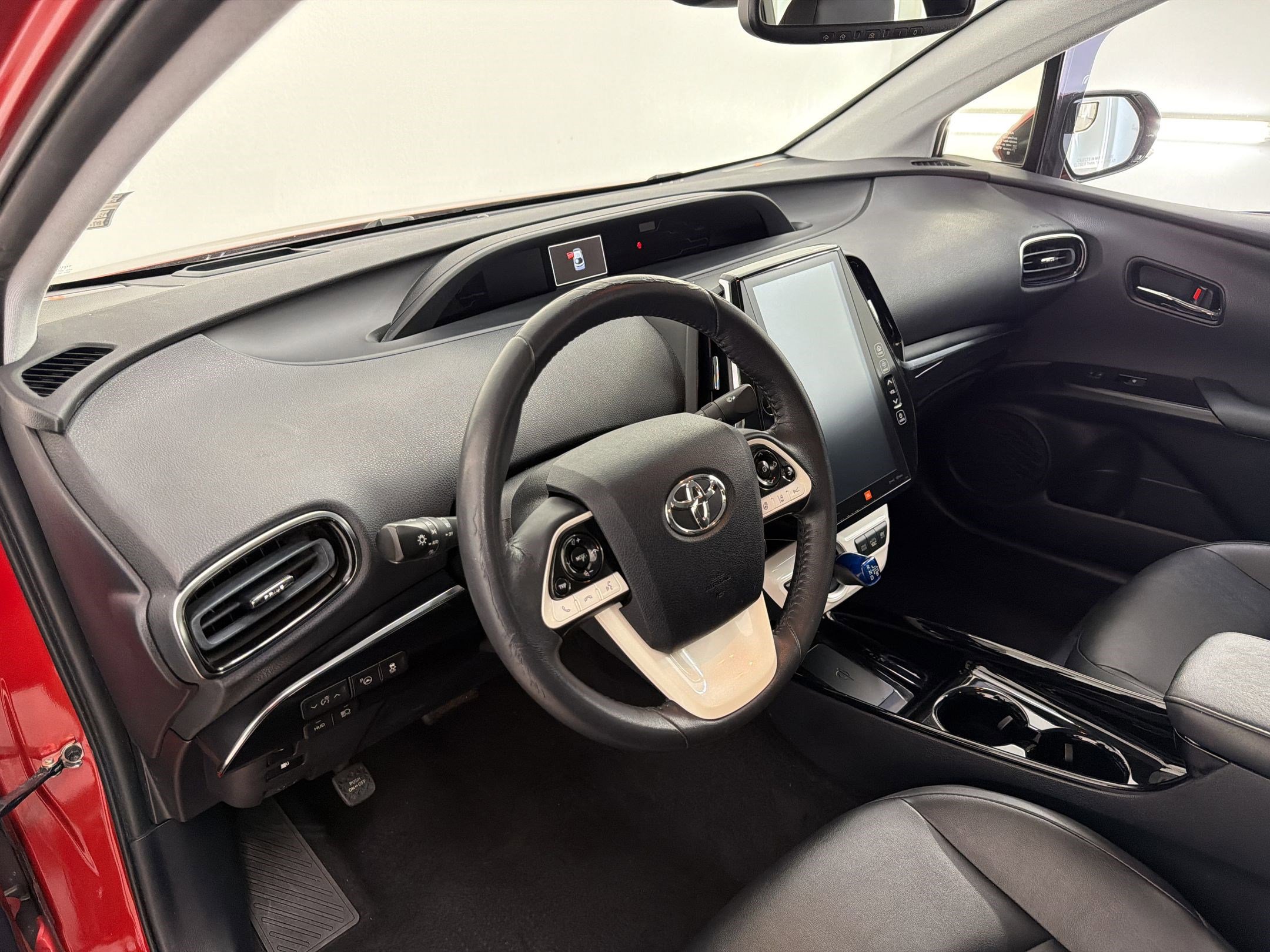 Used 2017 Toyota Prius Prime Advanced FWD image 4