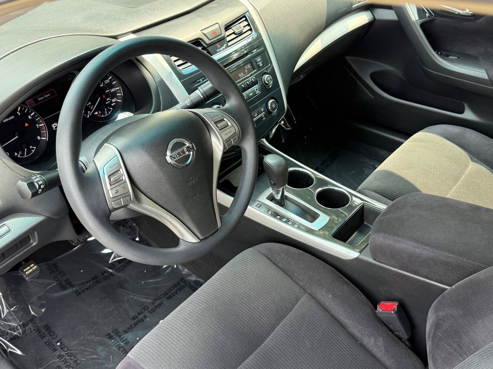 Used 2013 Nissan Altima 2.5 S FWD image 9