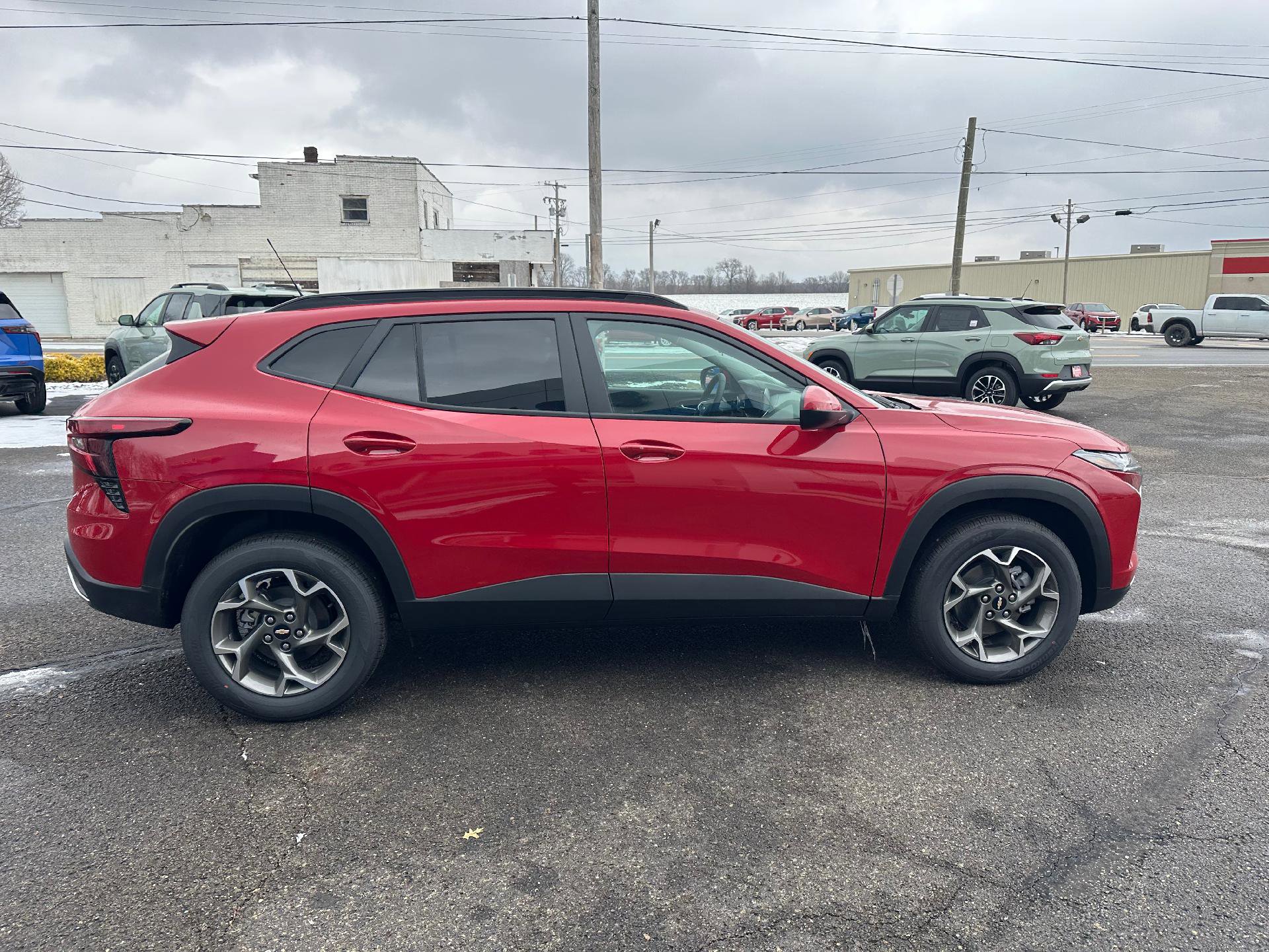 New 2026 Chevrolet Trax LT w/ Sunroof Package FWD image 4