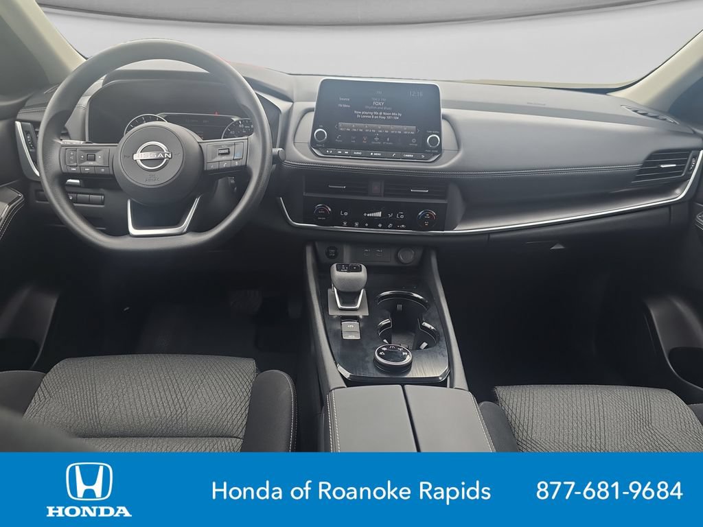 Used 2024 Nissan Rogue SV AWD/4WD image 12