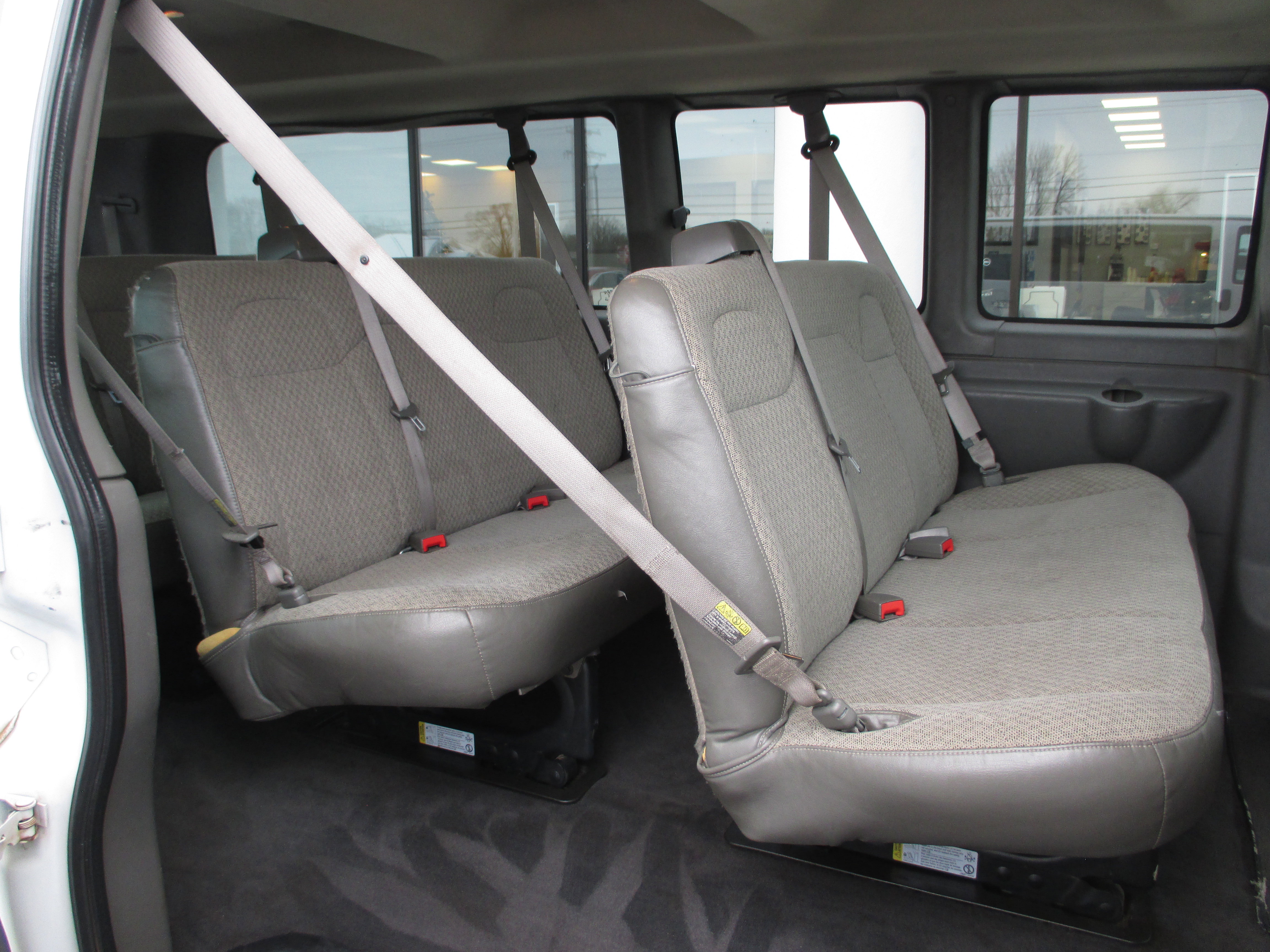 Used 2019 Chevrolet Express 3500 LS image 9