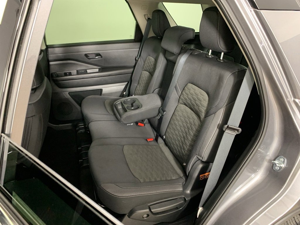 Used 2023 Nissan Pathfinder SV image 33