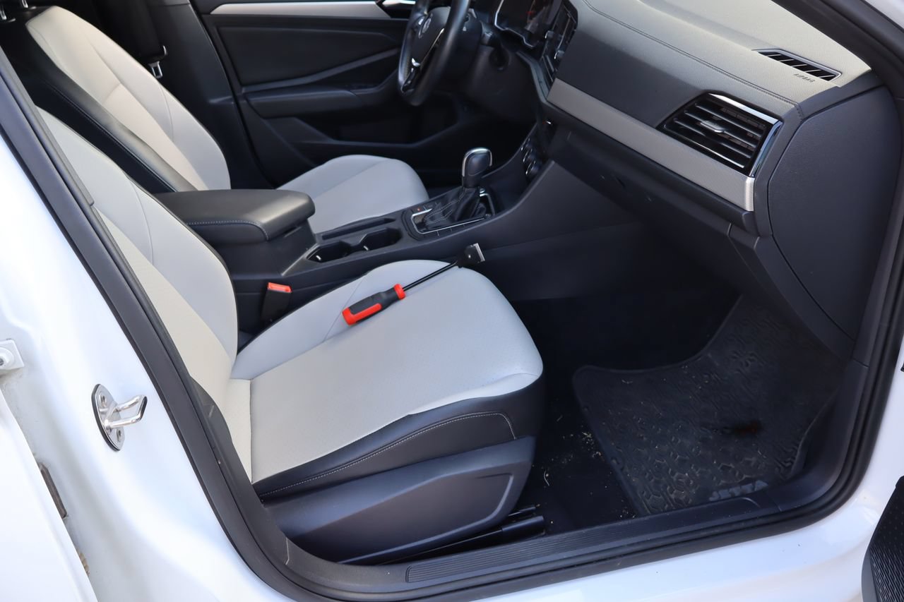 Used 2020 Volkswagen Jetta R-Line FWD image 16