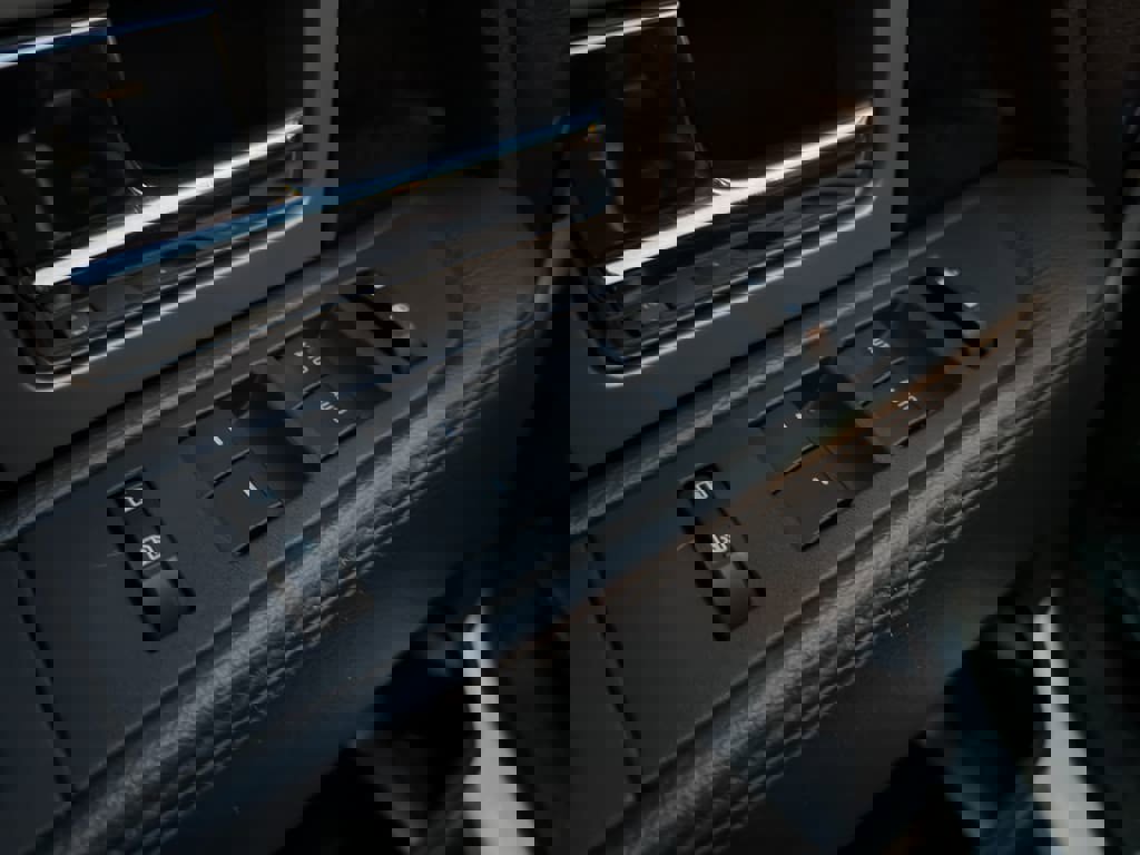 Used 2013 Ford F150 Platinum image 18