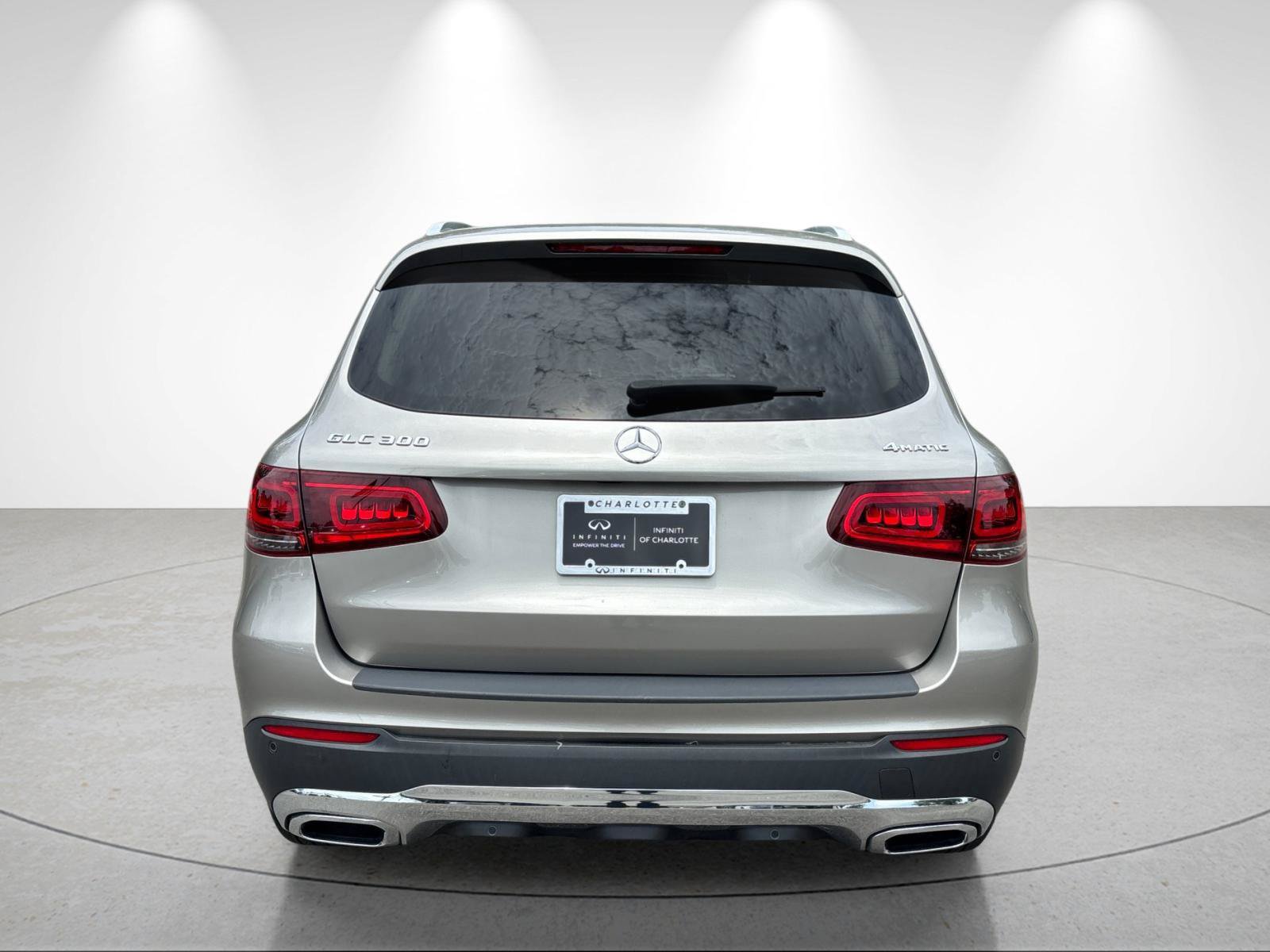 Used 2021 Mercedes-Benz GLC 300 4MATIC image 4