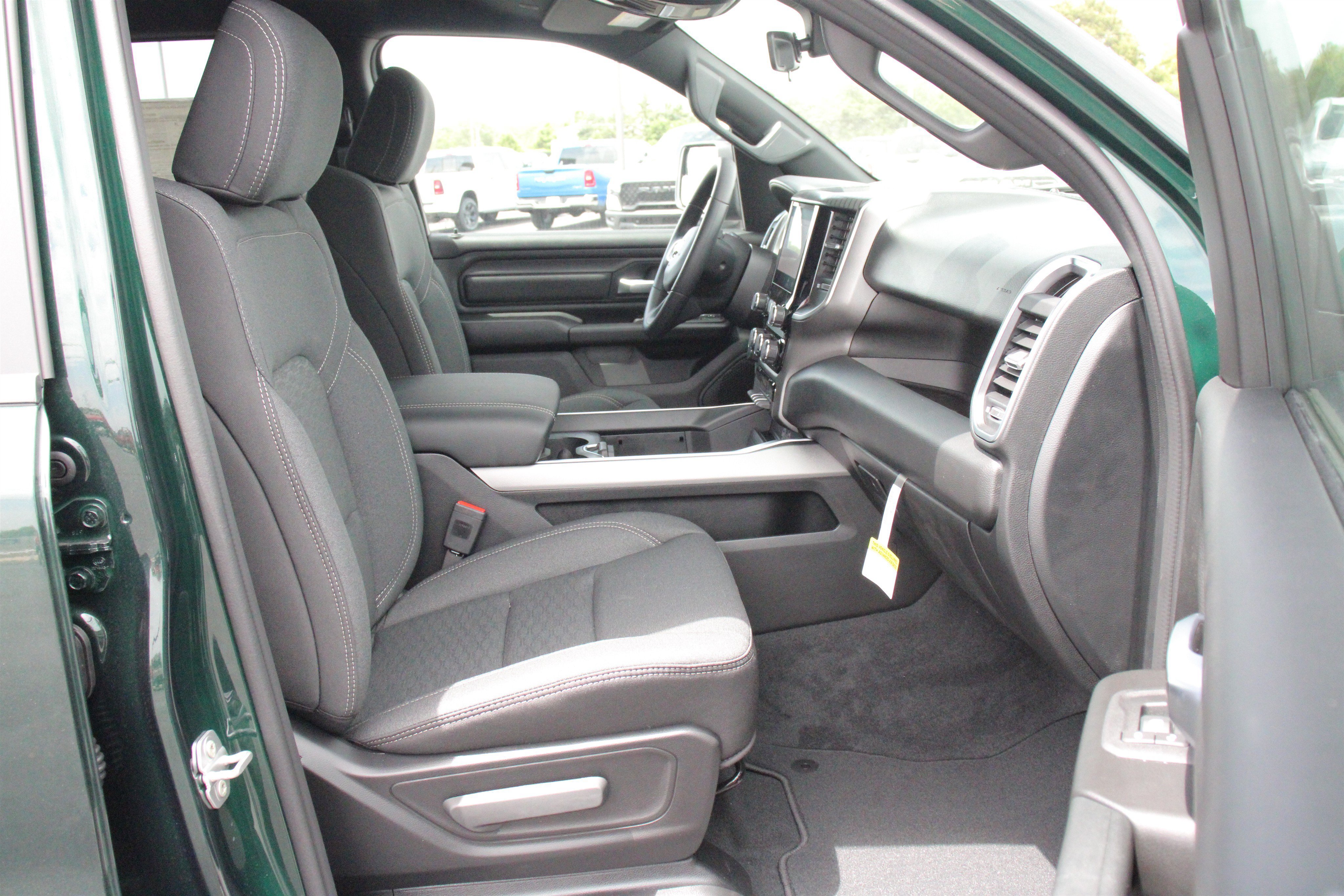 New 2026 RAM 1500 Express AWD/4WD image 28