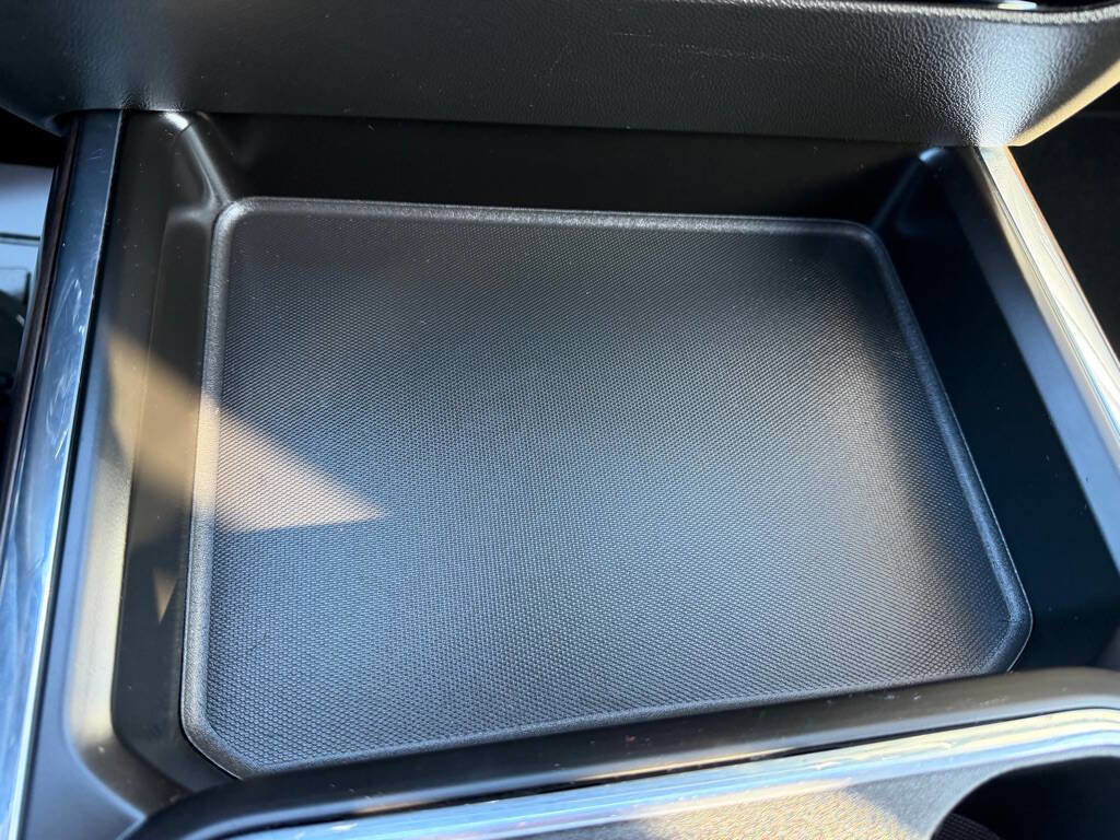 Used 2024 GMC Sierra 3500 SLT w/ SLT Premium Package image 33