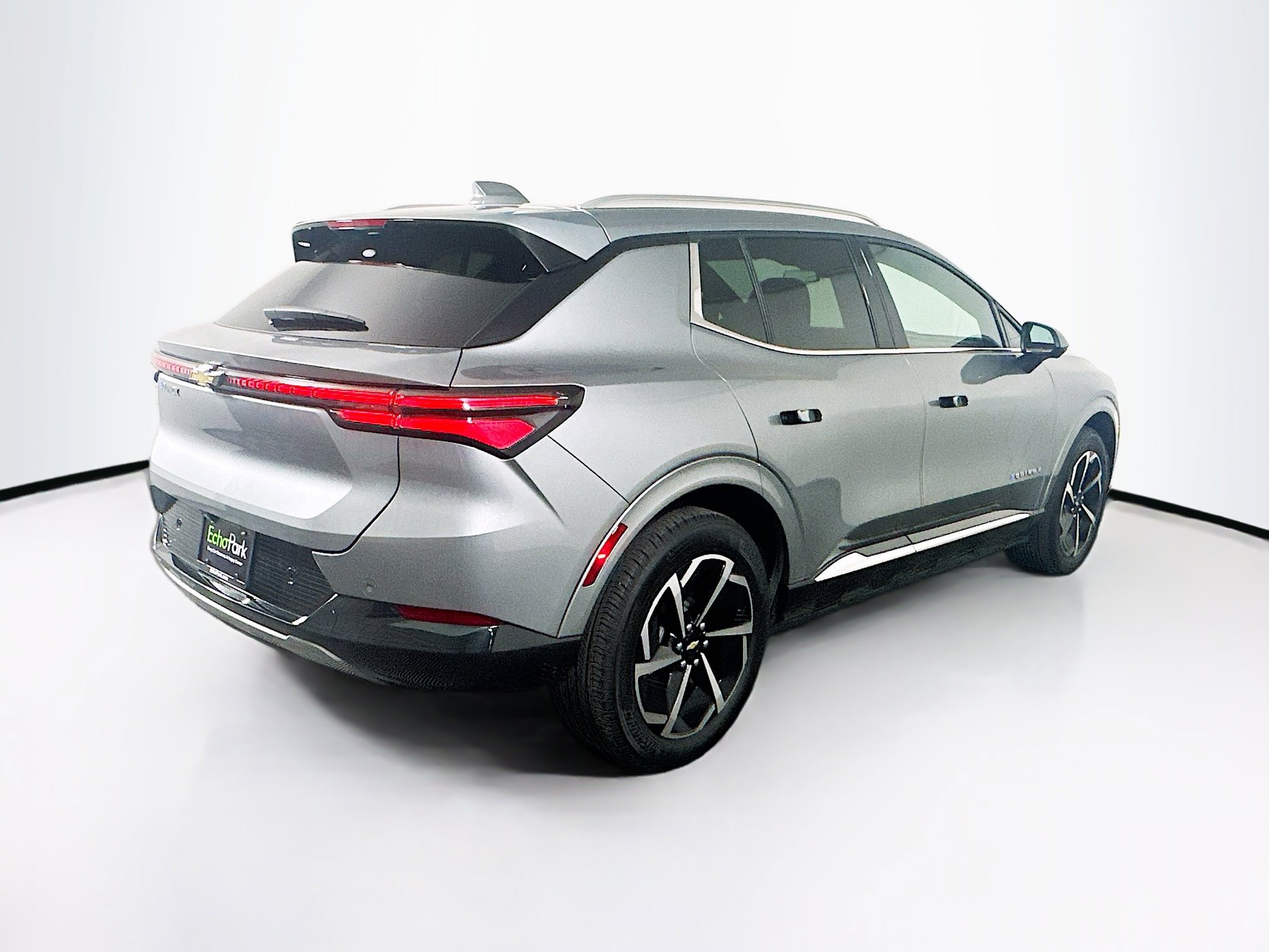 Used 2025 Chevrolet Equinox EV LT w/ Convenience Package image 9