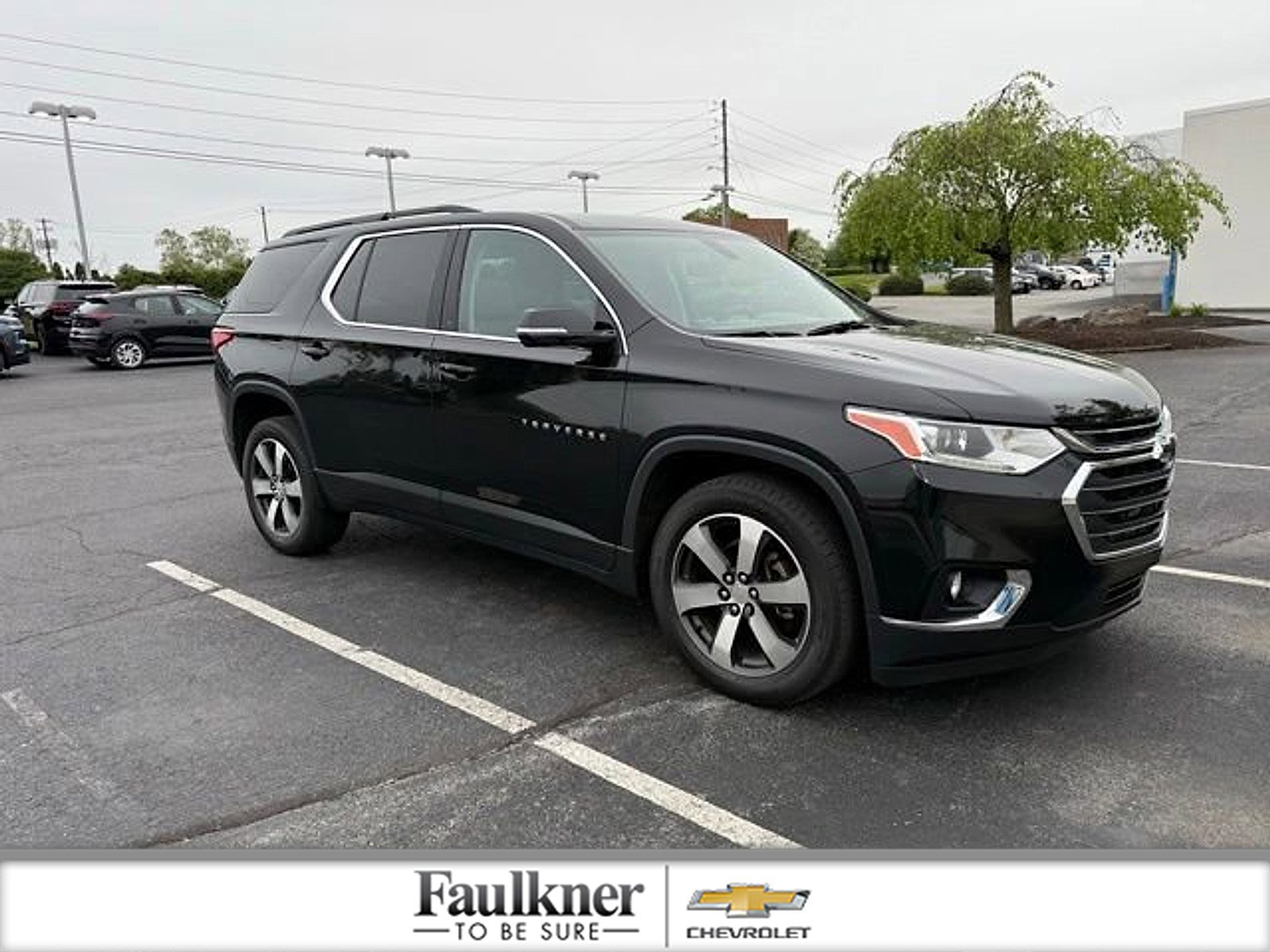 Used 2019 Chevrolet Traverse LT w/ LT Premium Package AWD/4WD image 1