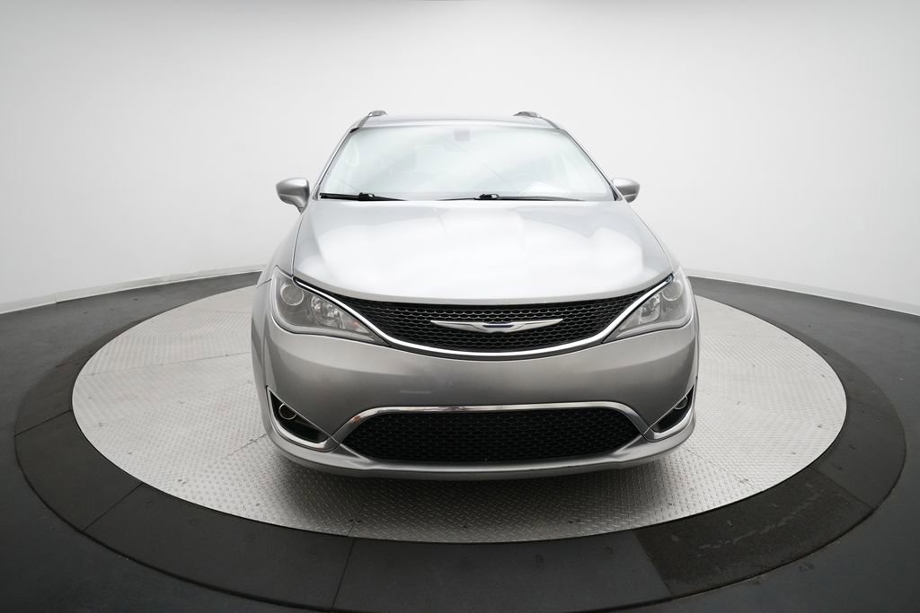 Used 2018 Chrysler Pacifica Touring-L image 11