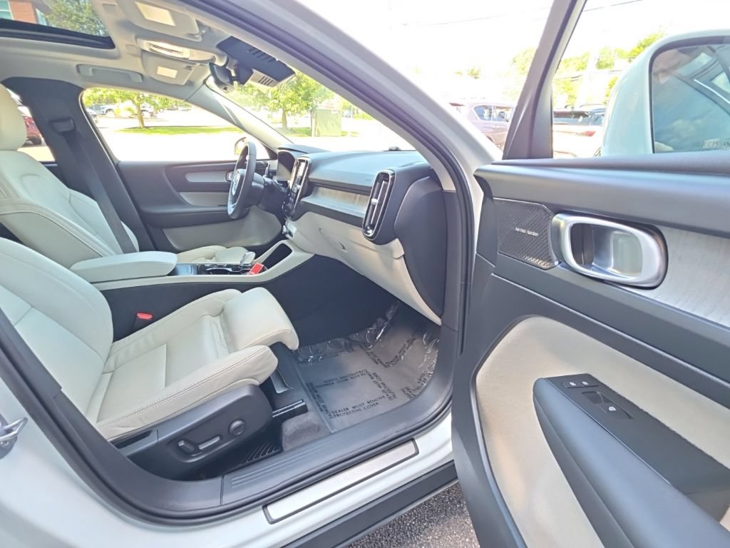 Used 2024 Volvo XC40 B5 Ultimate w/ Climate Package AWD/4WD image 18