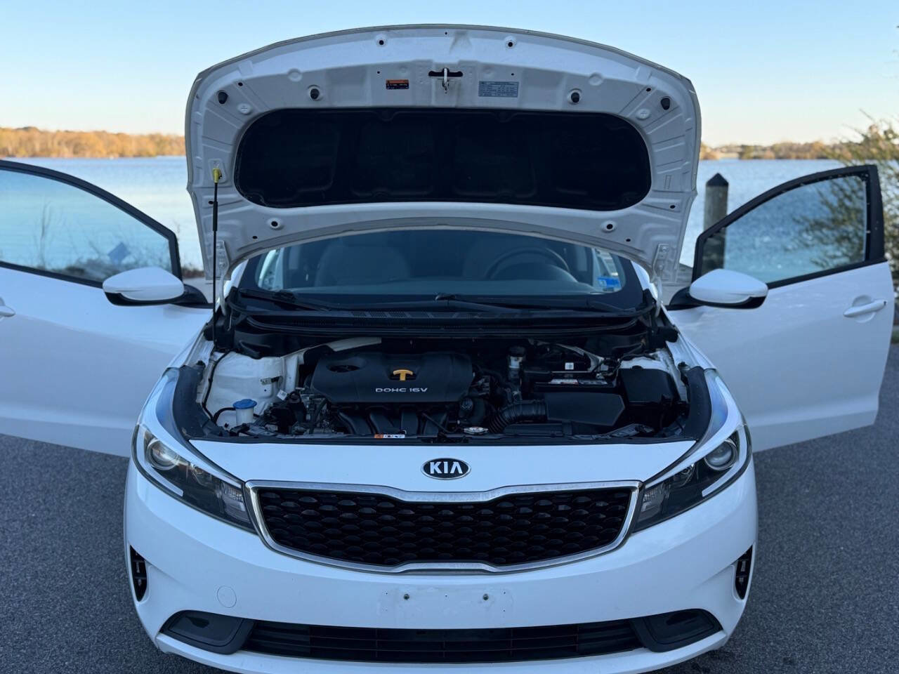 Used 2017 Kia Forte LX w/ LX Popular Package image 4