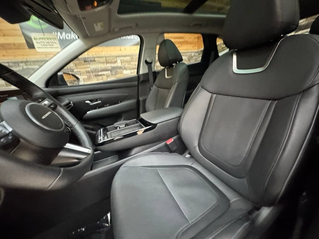 Used 2025 Hyundai Tucson Limited AWD/4WD image 32