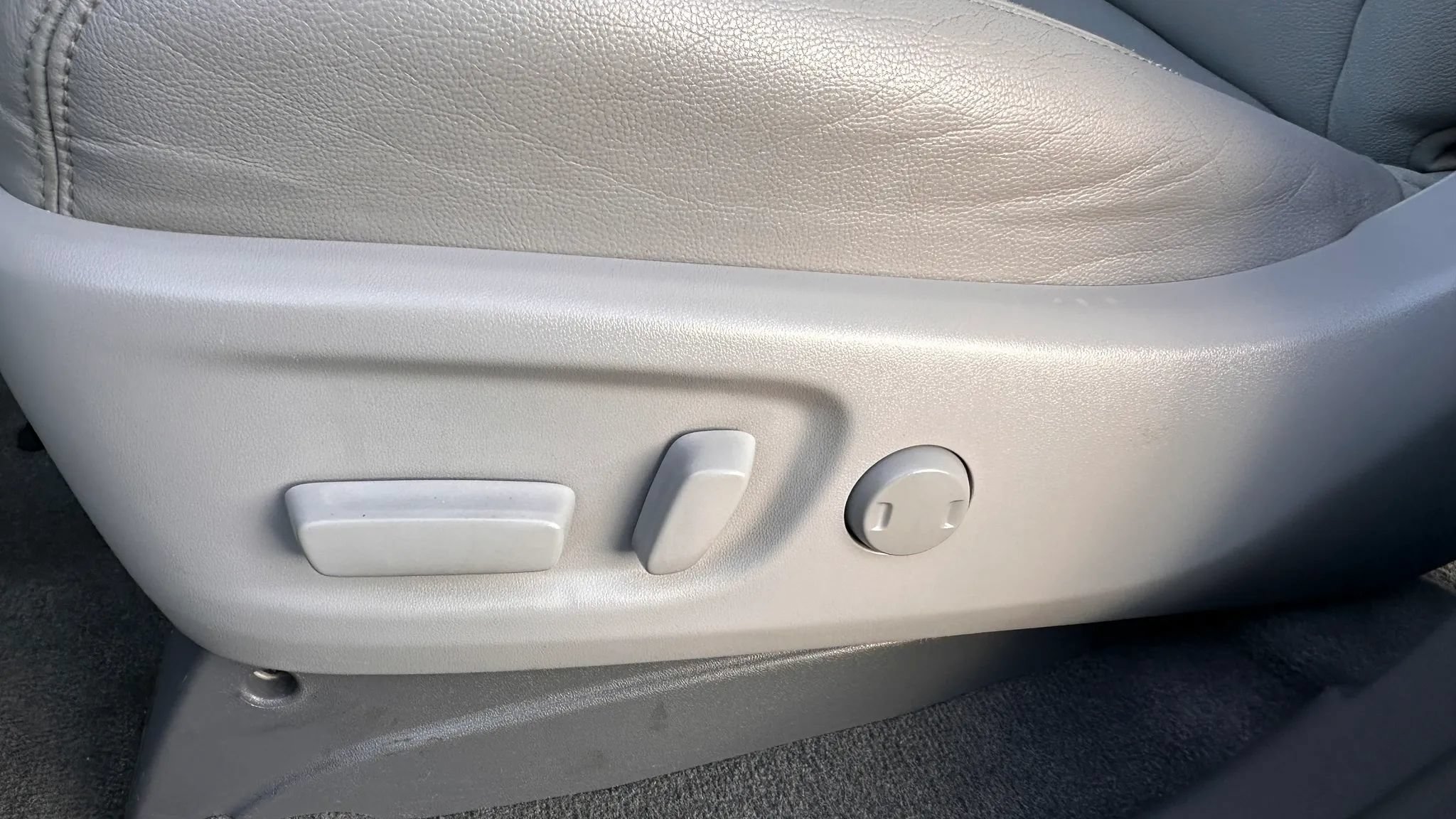Used 2019 Toyota Sienna XLE w/ Protection Package FWD image 12