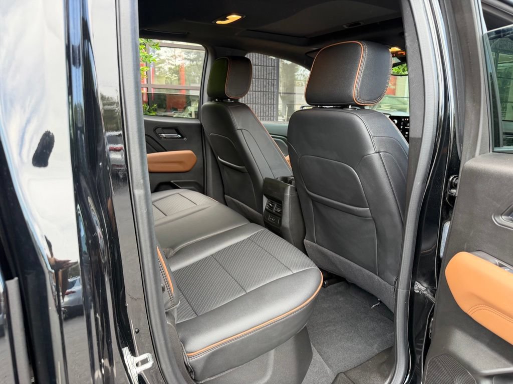Used 2024 GMC Canyon AT4 w/ AT4 Premium Package AWD/4WD image 38